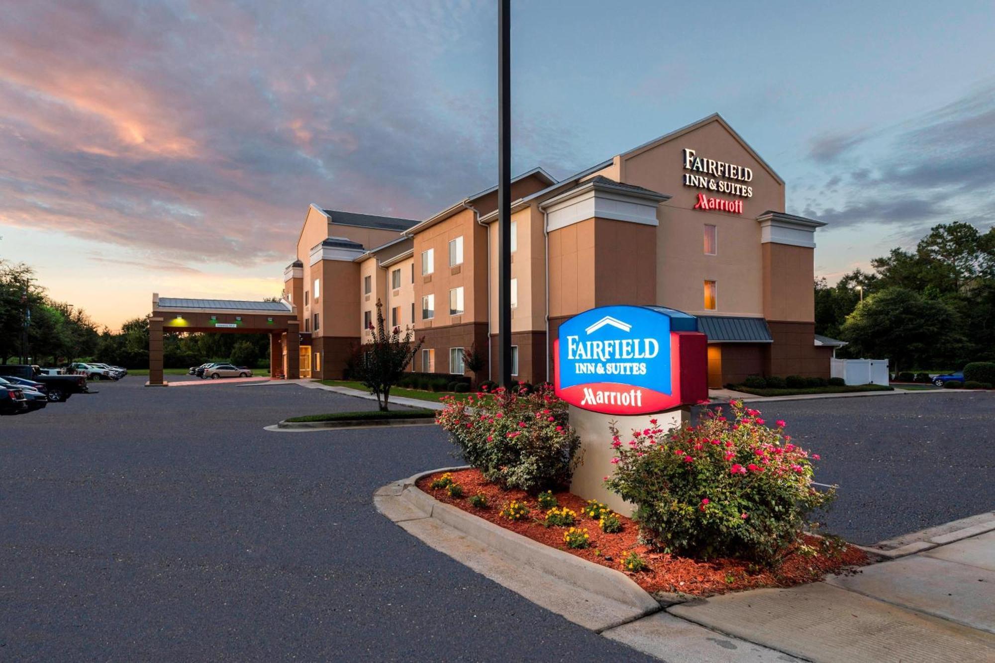 Fairfield Inn & Suites Марианна Экстерьер фото