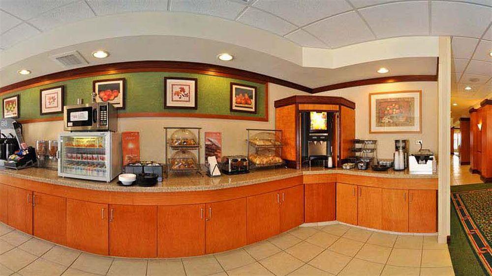Fairfield Inn & Suites Марианна Экстерьер фото